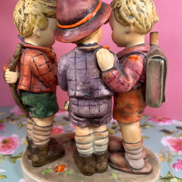Goebel Hummel TMK4 #170/I School Boys 7.5"H Beautiful & Vibrant Great Condition! - Picture 3 of 17